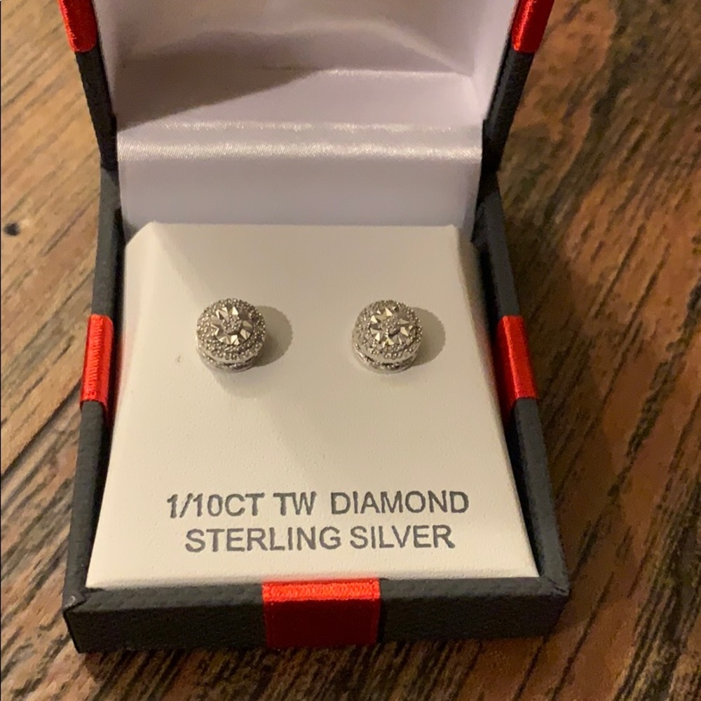 1/10 CT TW Diamond sterling silver